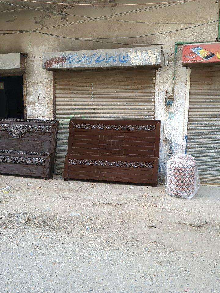 Art studio Nafees painting shop, Lahore, photo