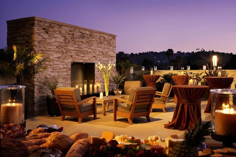 Фото Courtyard by Marriott Los Angeles - Sherman Oaks