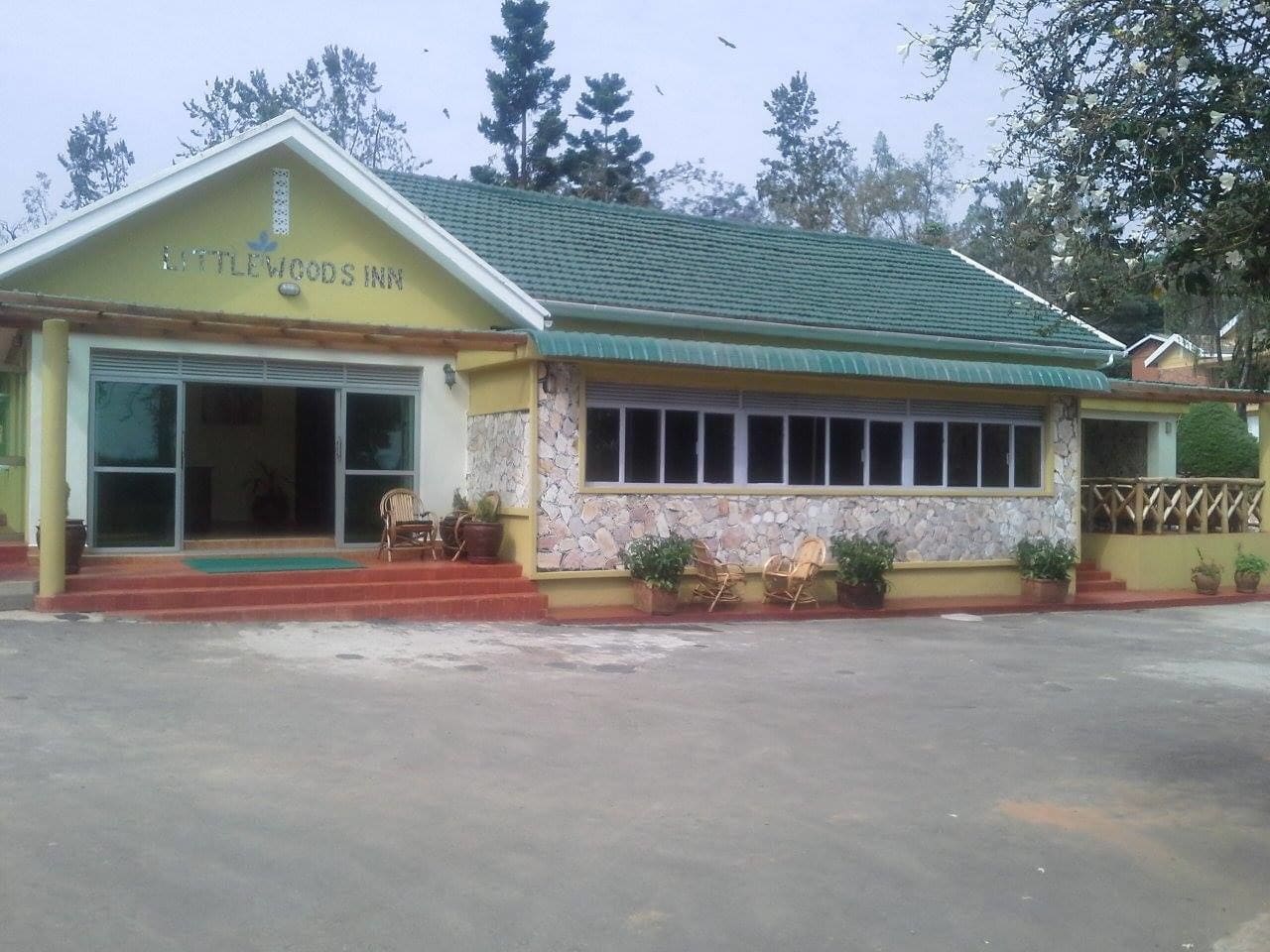 Фото Little Woods Inn