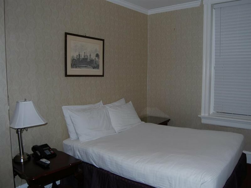 Фото The Baron Hotel