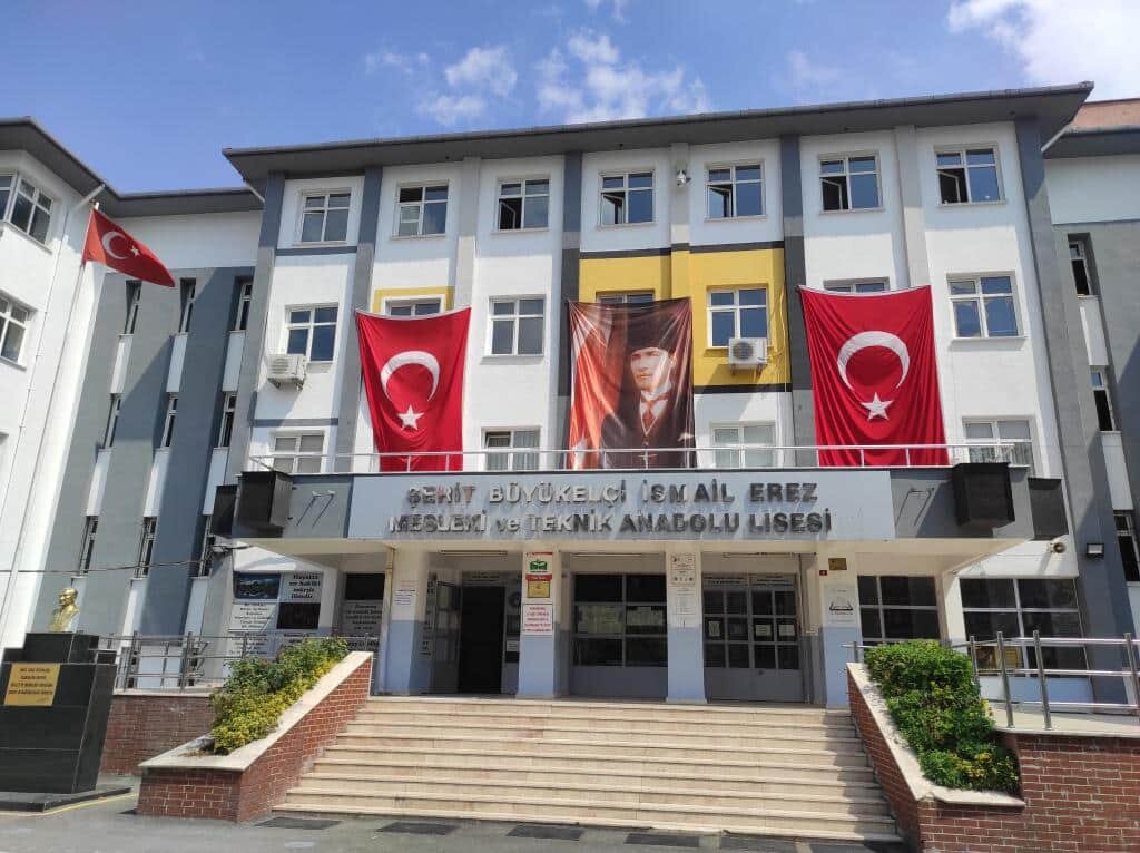 Gymnasium Sehit Buyukelci Ismail Erez Vocational And Technical Anatolian High School, Istanbul, photo