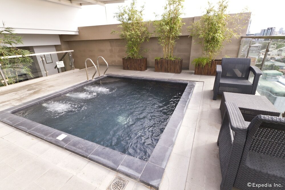 Фото Castle Peak Hotel