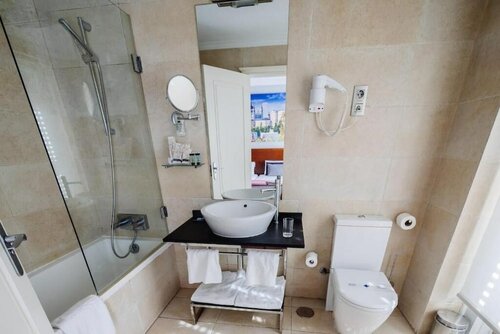 Гостиница ITC Infantas by Soho Boutique hotel в Провинции Мадрид