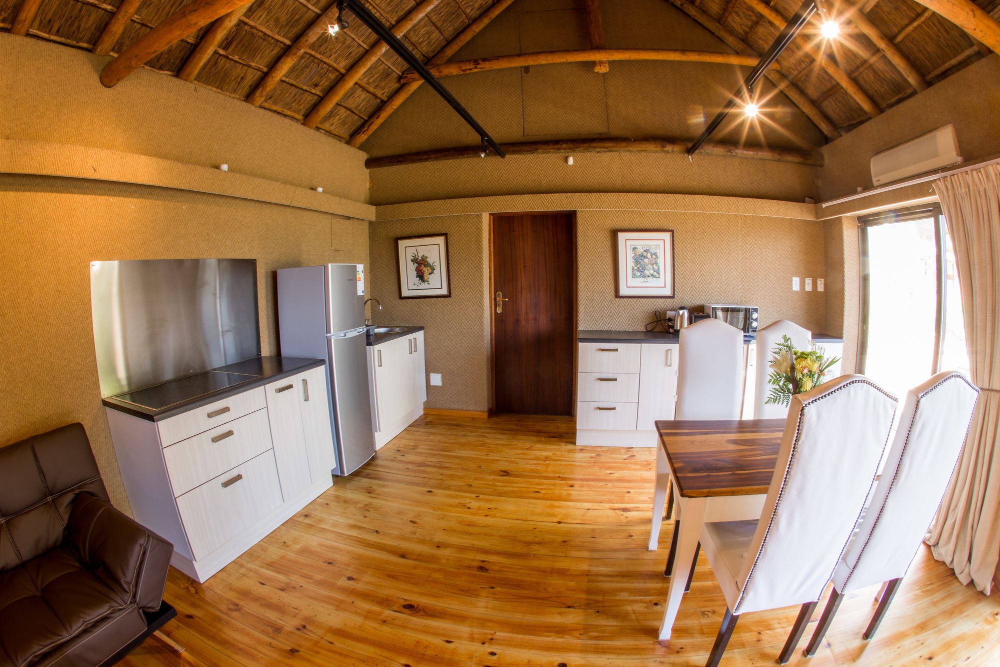 Фото Winelands Villa Guesthouse