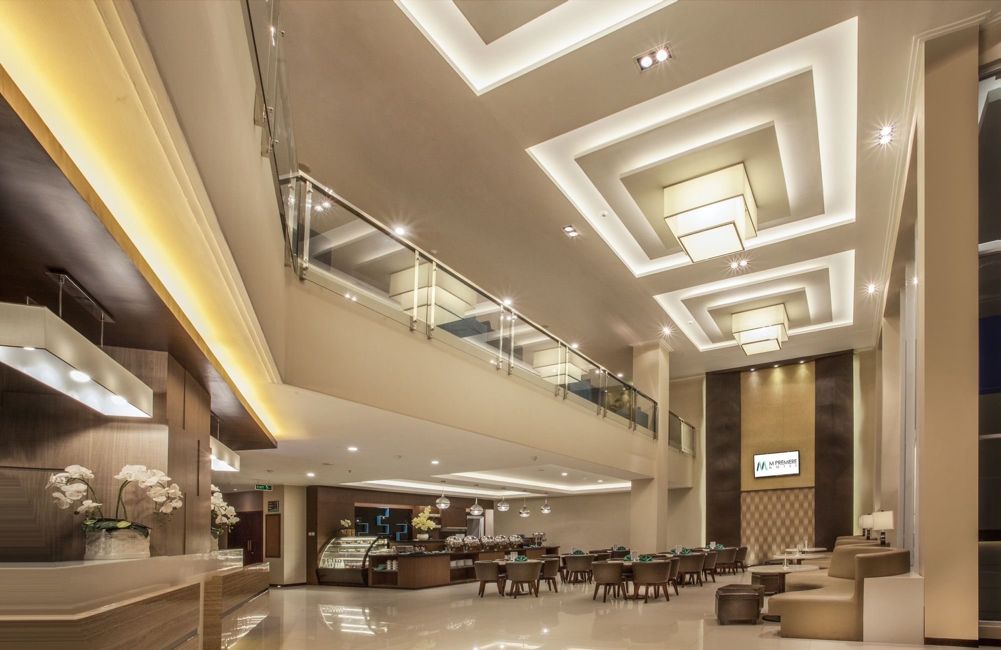 Фото M Premiere Hotel