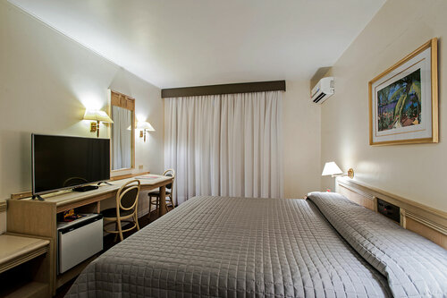 Внешний вид отеля Trevi Hotel & Business в Куритибе, фото 2