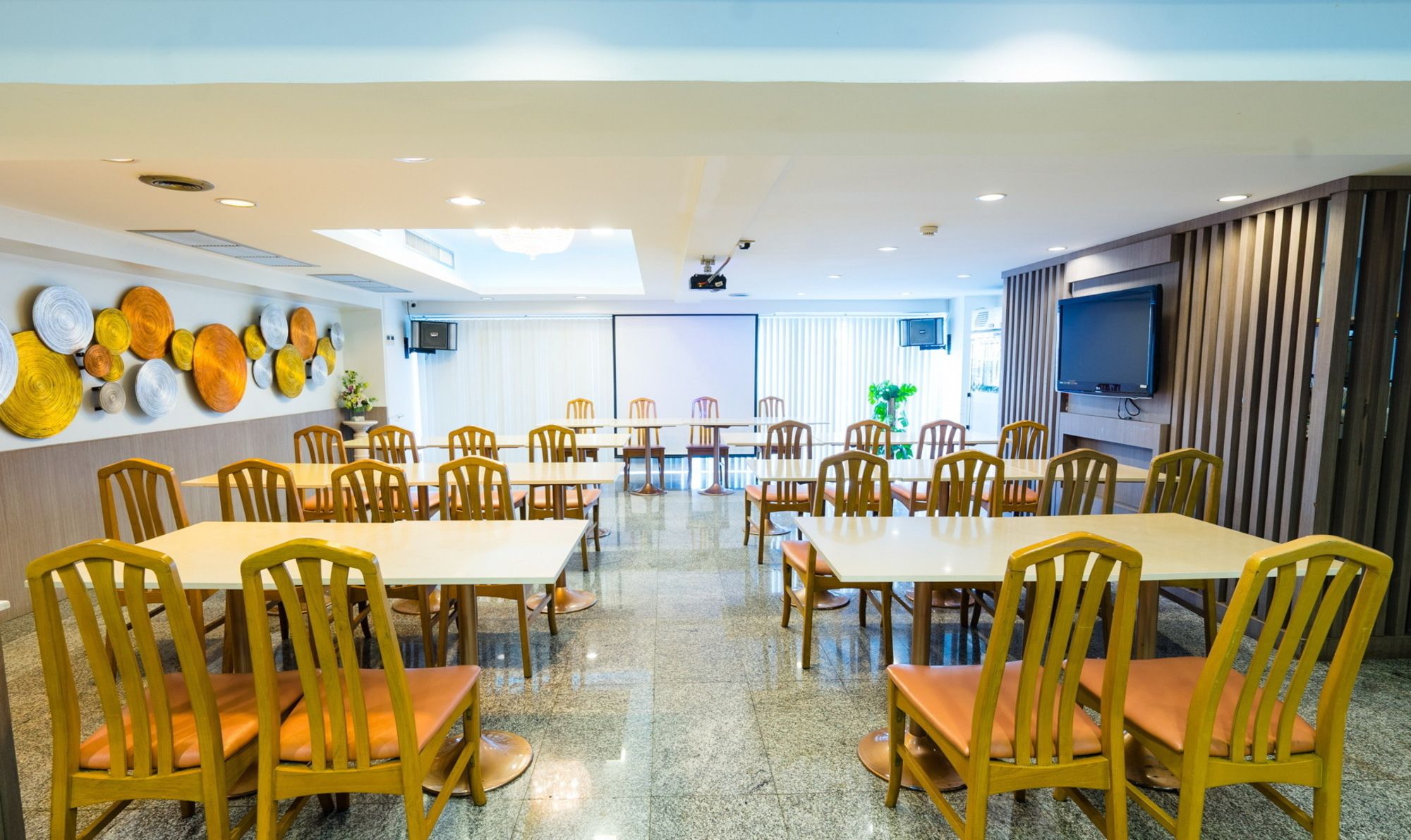Фото Samran Place Hotel