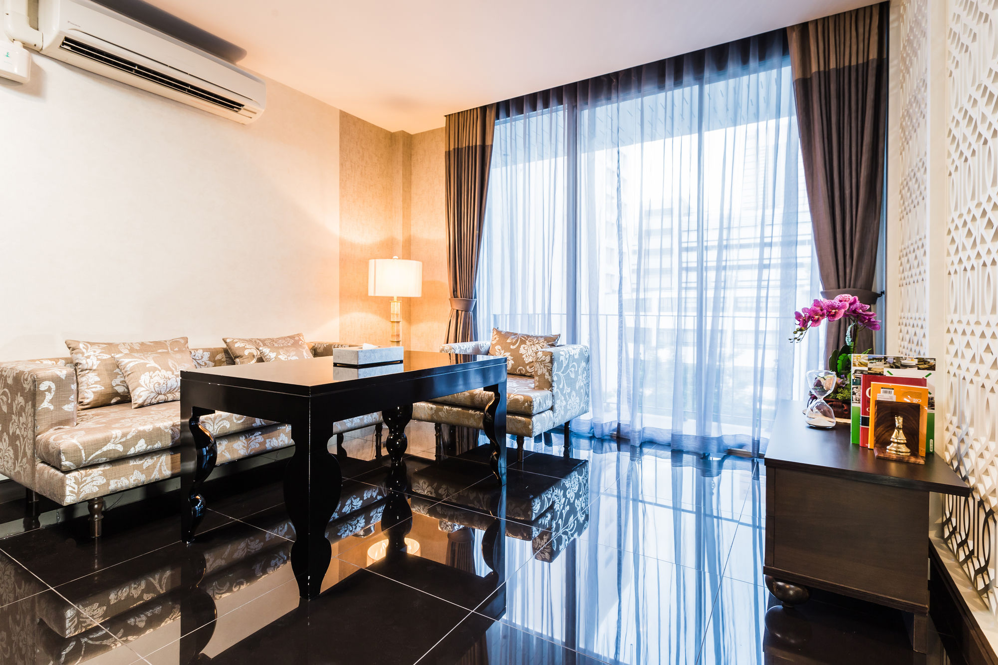 Фото The Fah silom