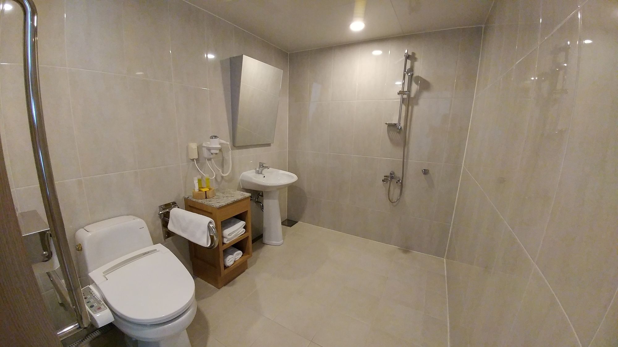 Фото Acube Hotel