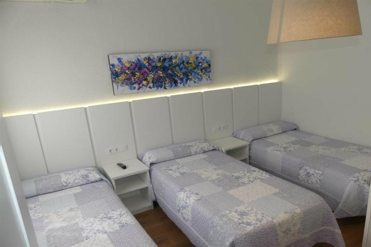Фото Hostal América