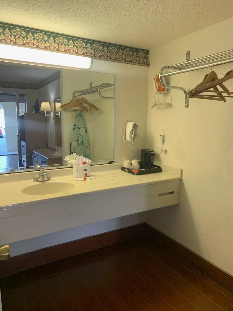 Фото Travelodge by Wyndham Suites St Augustine