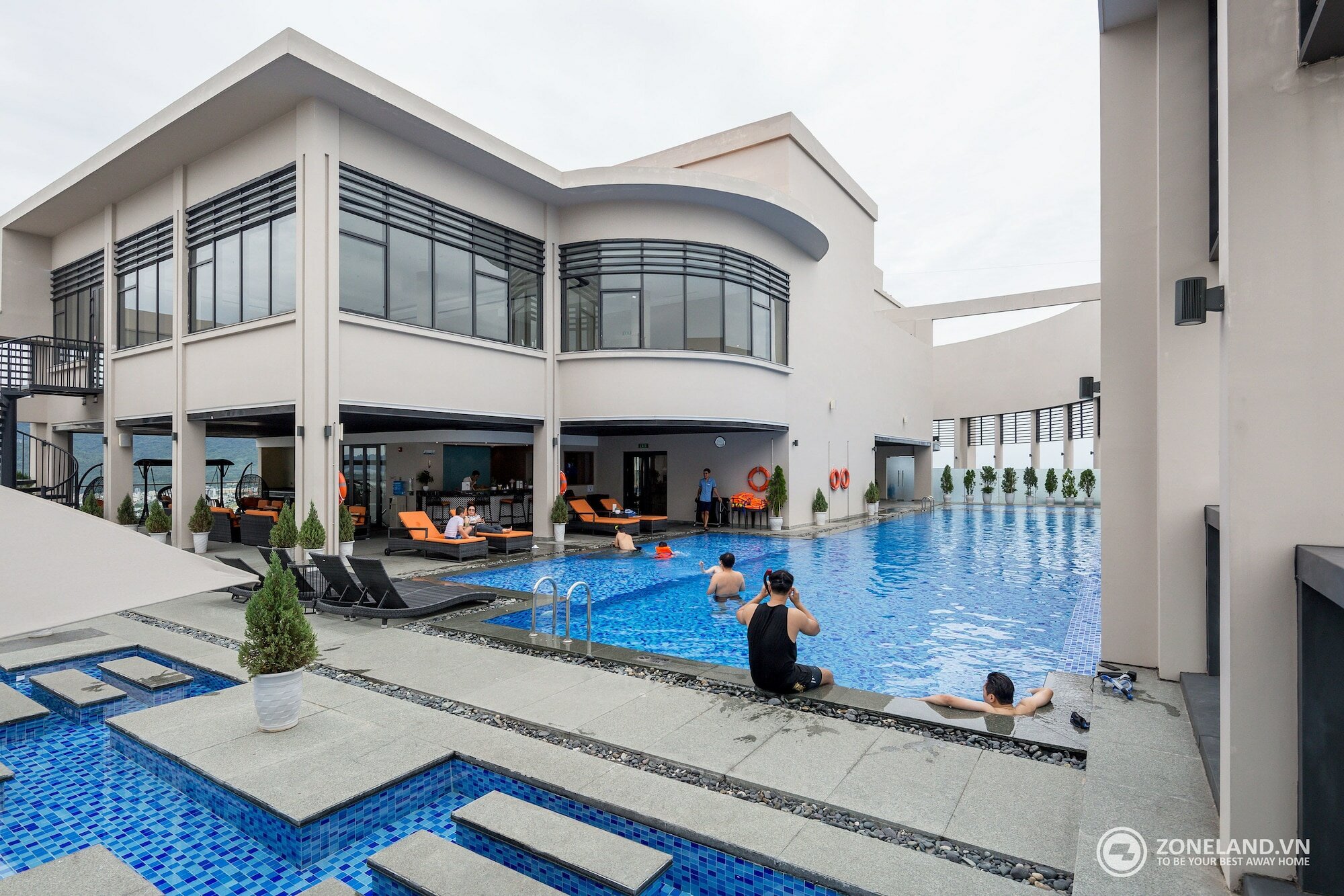 Фото Zoneland Premium Luxury Apartments