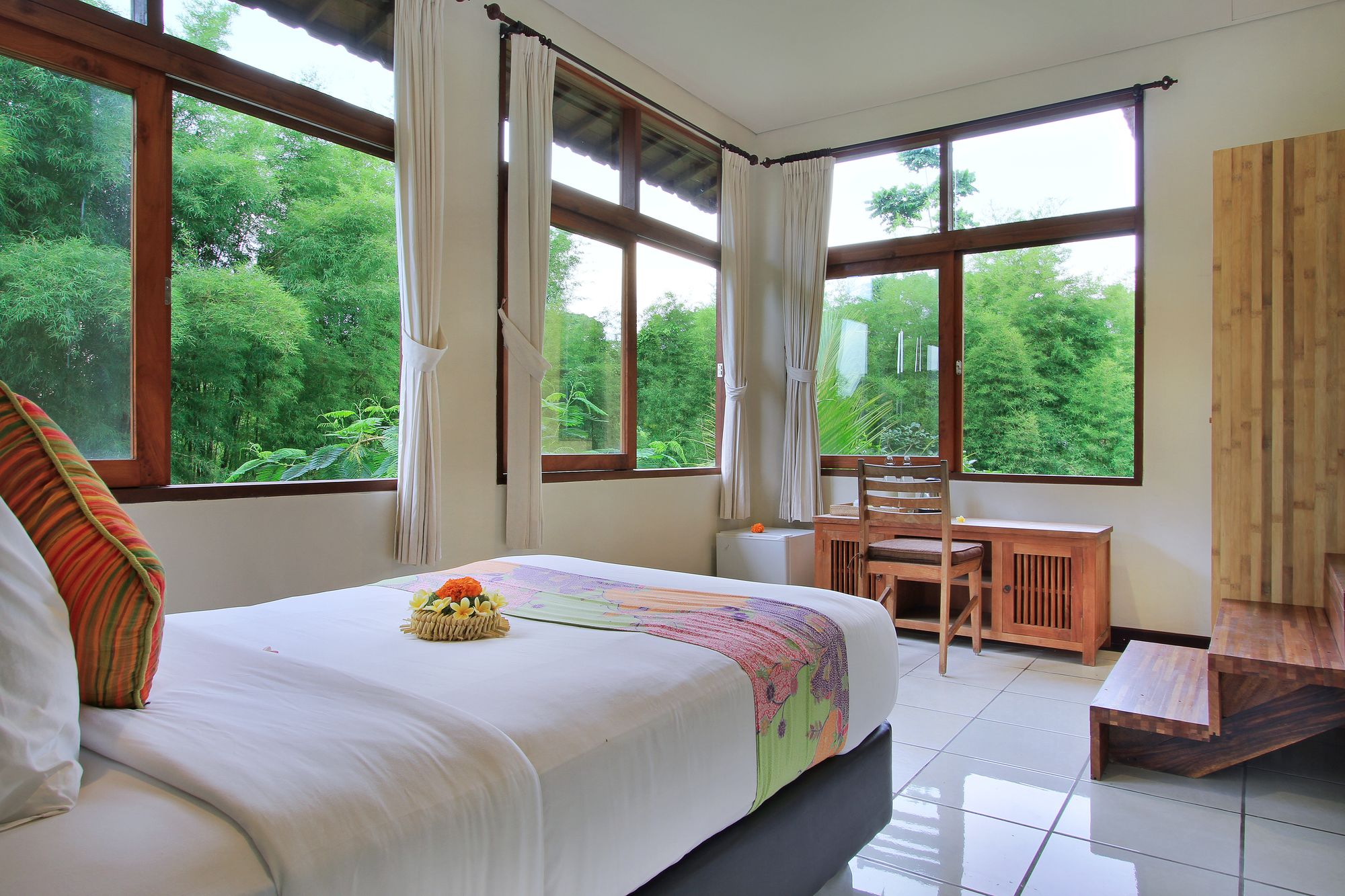 Фото Sarin Ubud Suites by Pramana Villas