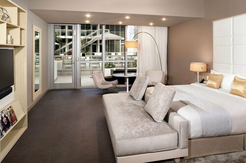 Гостиница The Gabriel Miami Downtown, Curio Collection by Hilton в Майами