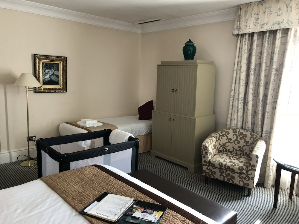 Фото Kingston Lodge Hotel