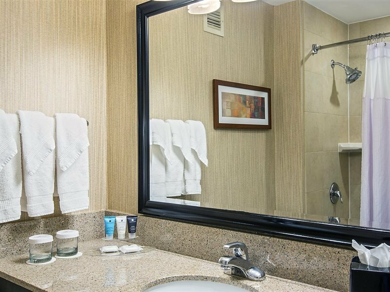 Фото Crowne Plaza Newark Airport, an Ihg Hotel