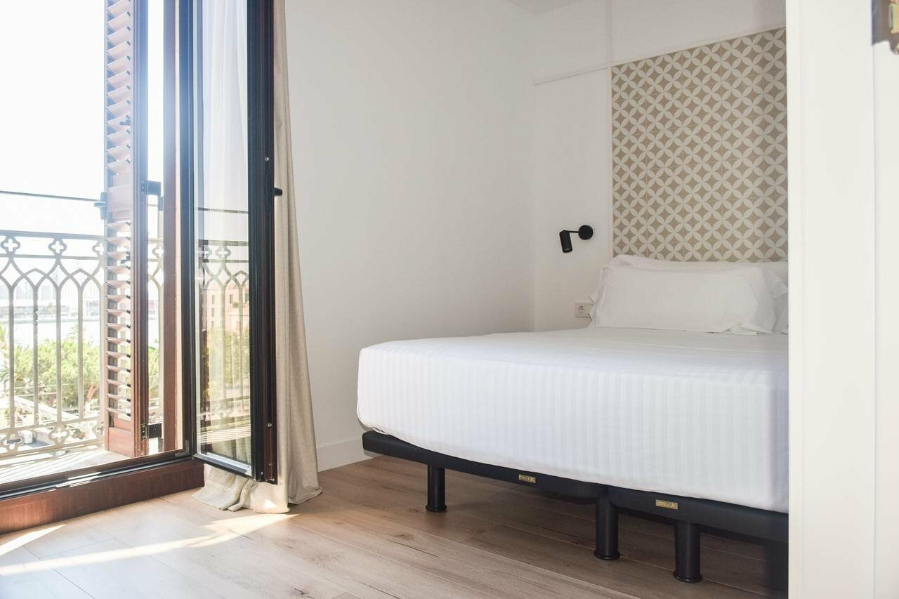 Фото Port Plaza Apartments