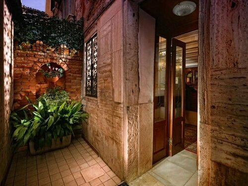 Гостиница Residenza Hotel San Maurizio в Венеции