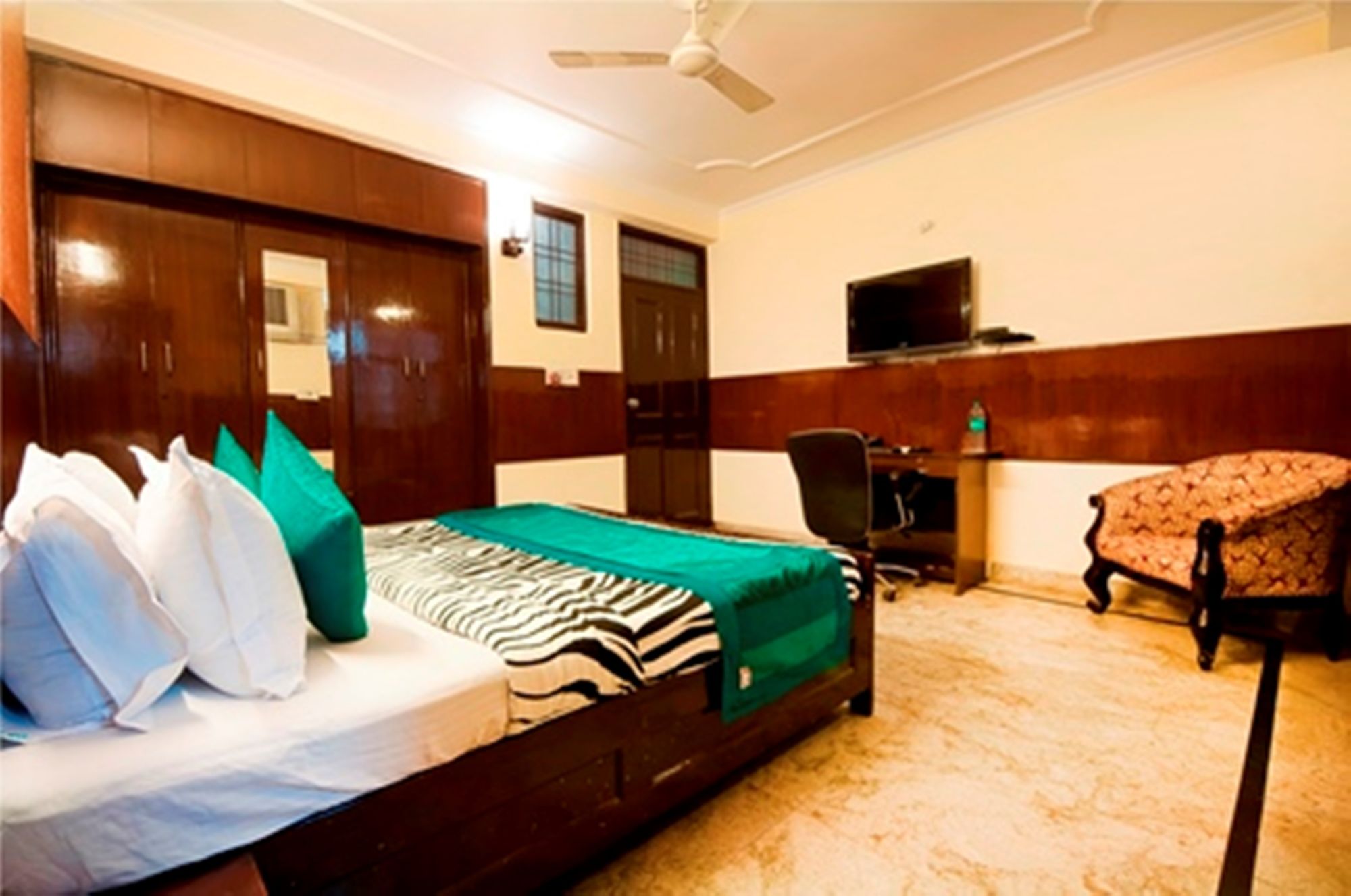 Фото Airport Hotel Olive & Blue