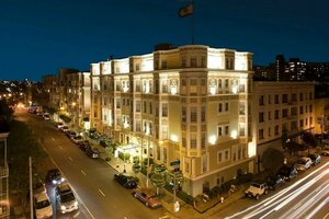 отель The Hotel Majestic