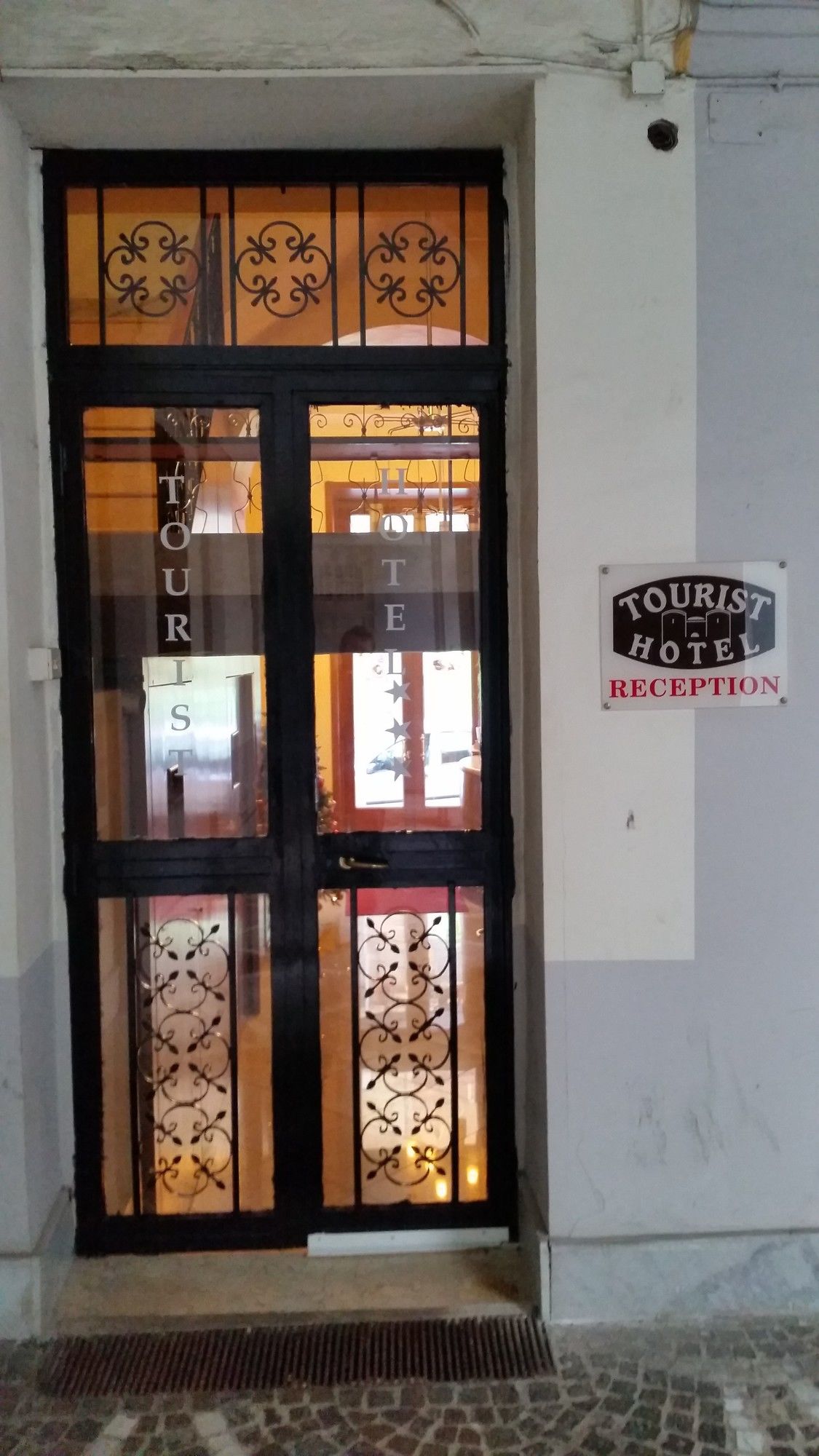 Фото Hotel Tourist