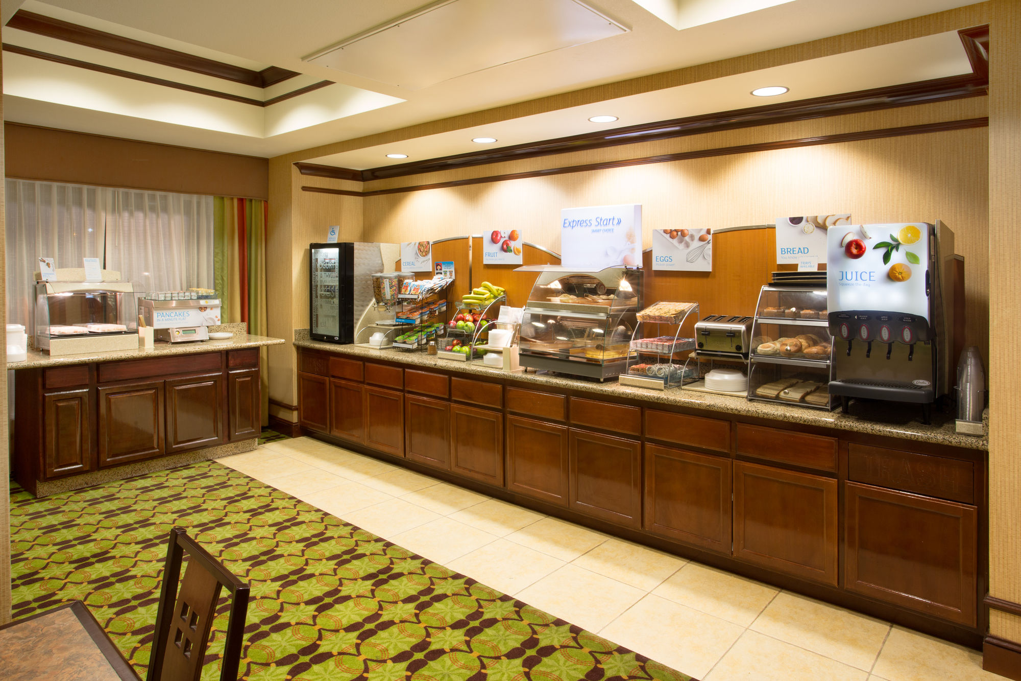 Фото Holiday Inn Express Yreka-Shasta Area, an Ihg Hotel