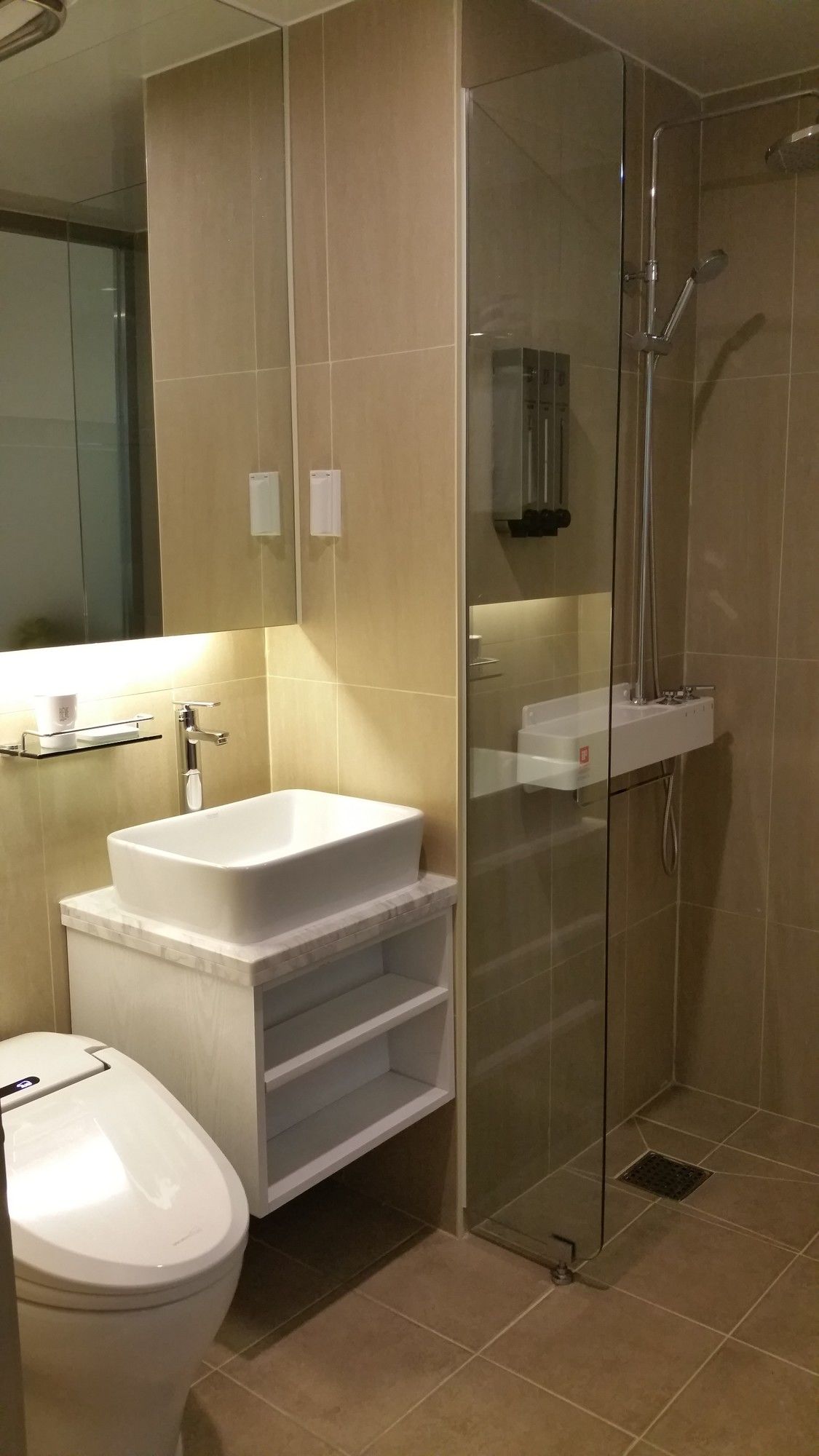 Фото Suwon Reve Hotel