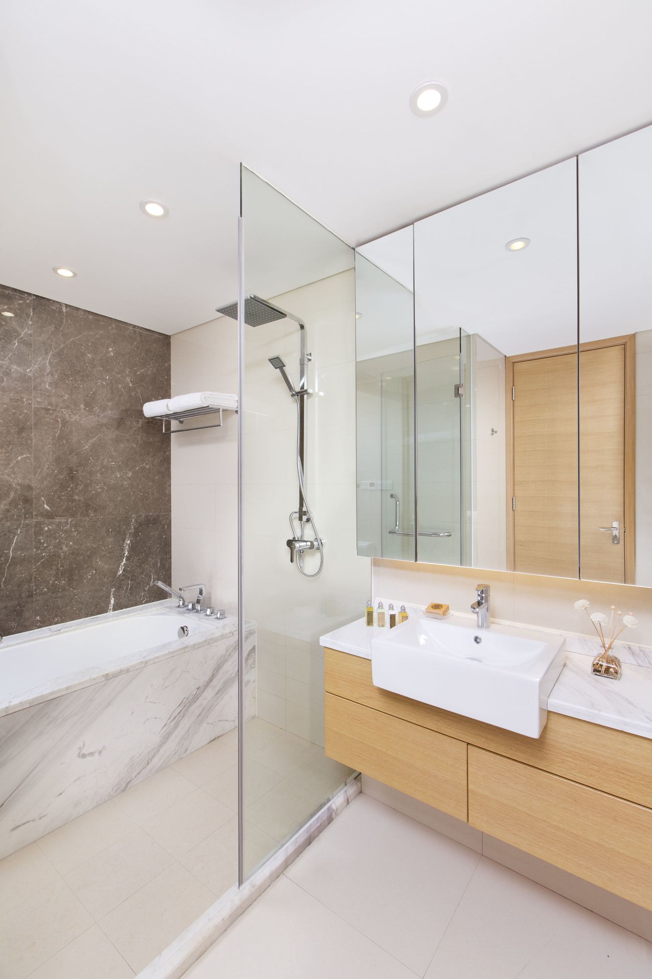 Фото Shama Heda Serviced Apartments