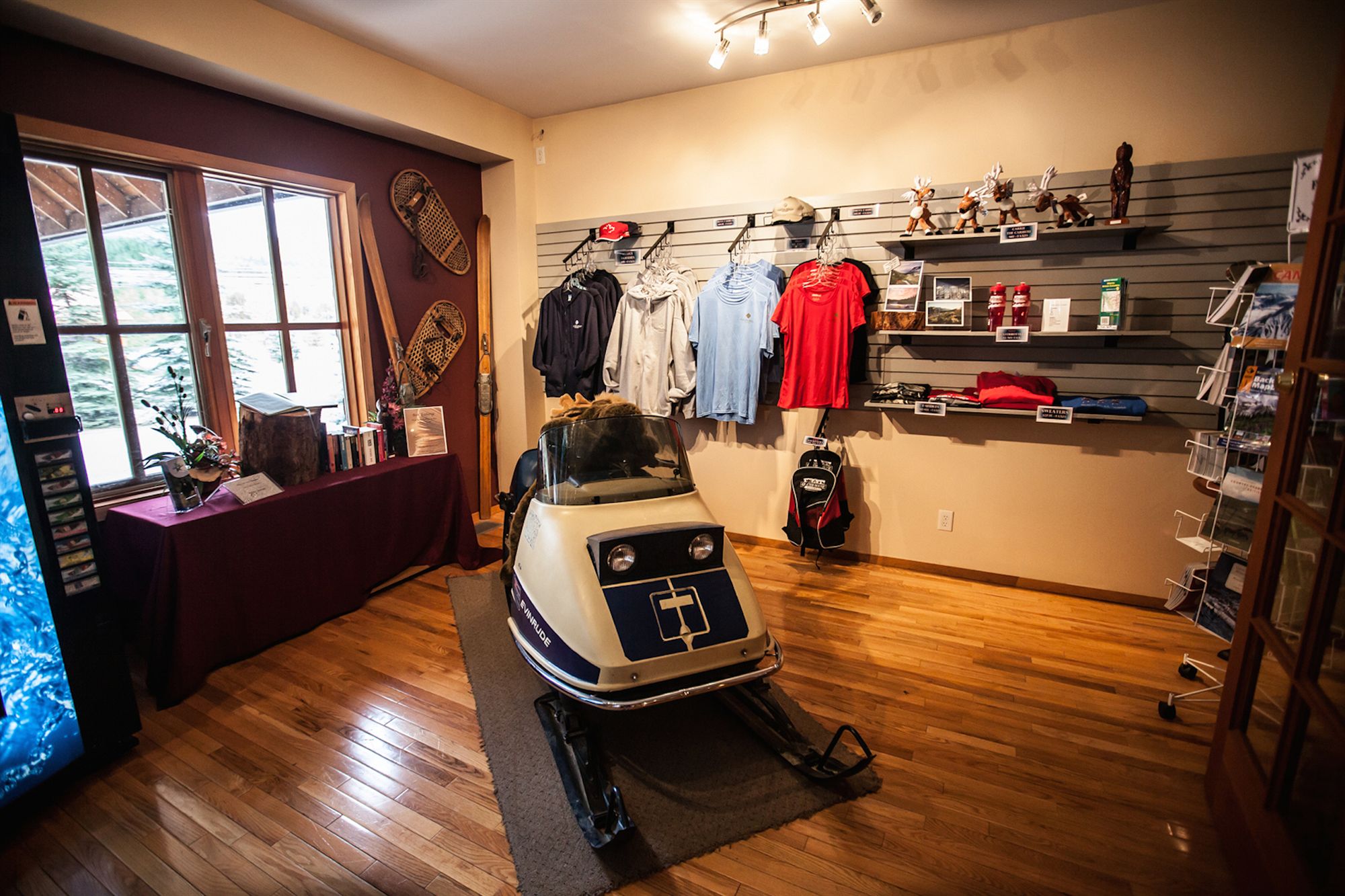 Фото Glacier House Resort