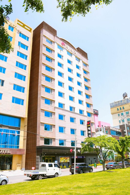 Гостиница Yeosu Beach Hotel в Йосу