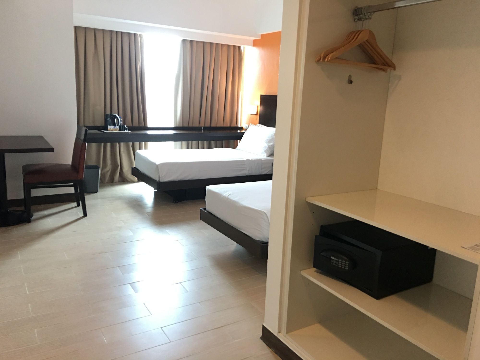 Фото Holiday Inn Express Manila Newport World Resorts