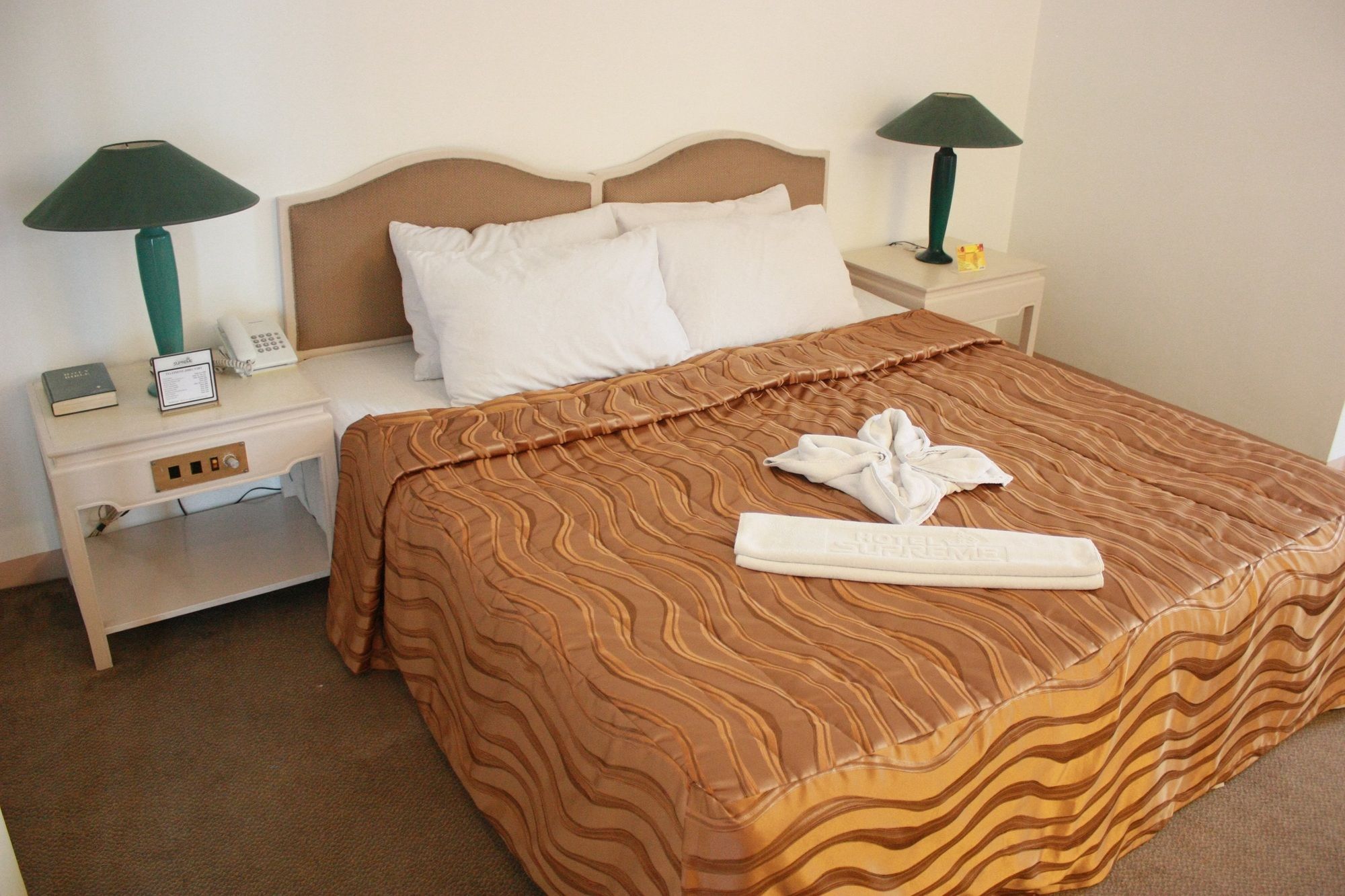 Фото Hotel Supreme