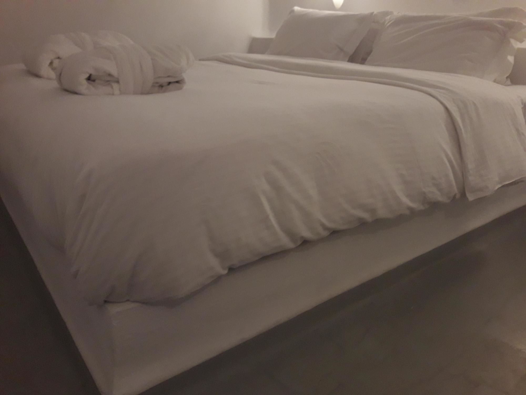 Фото Iriana Suites