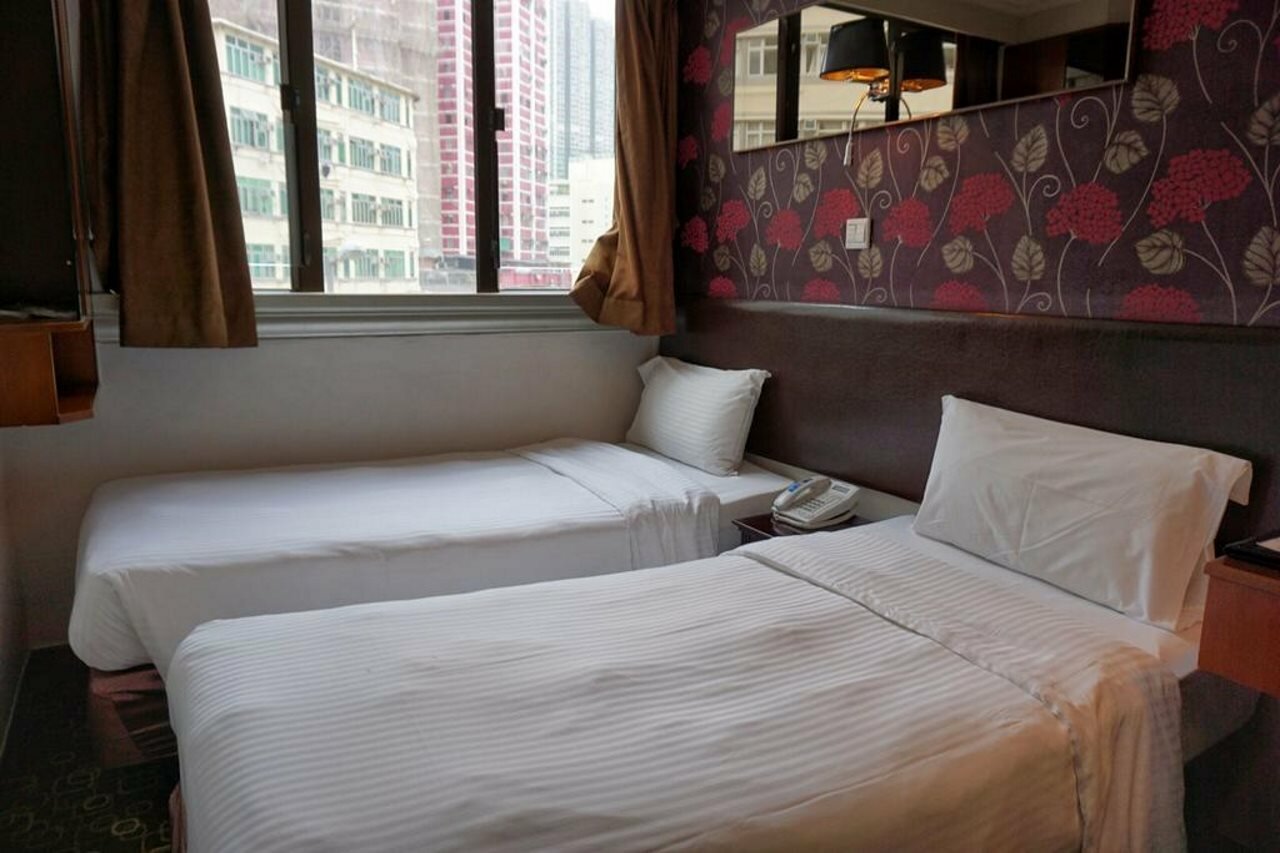 Фото Lander Hotel Prince Edward