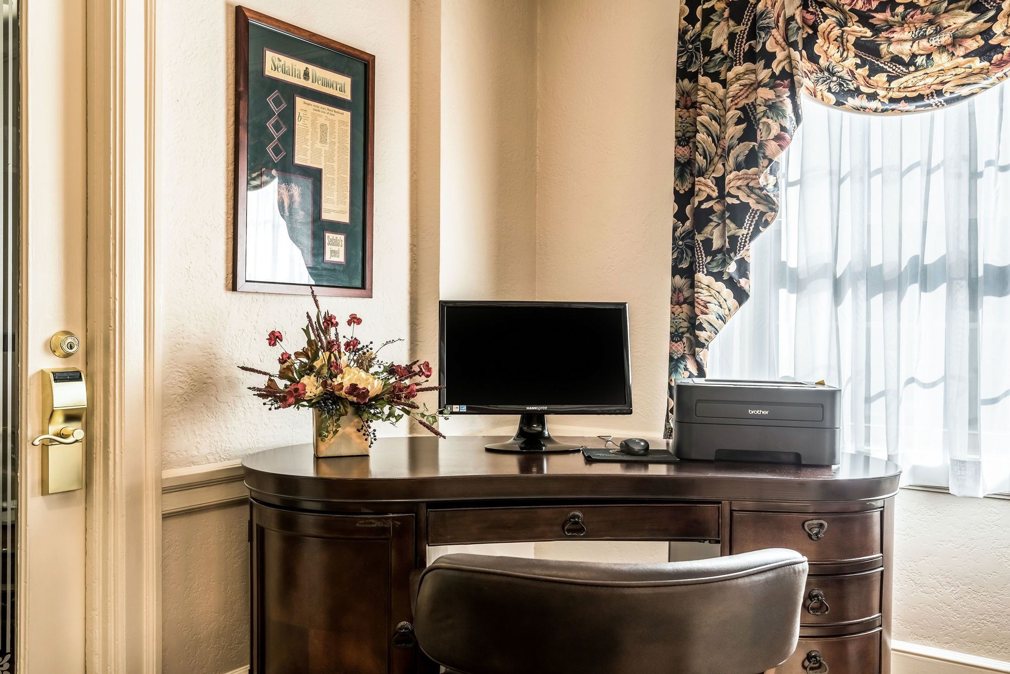 Фото Hotel Bothwell Sedalia Central District, Ascend Hotel Collection