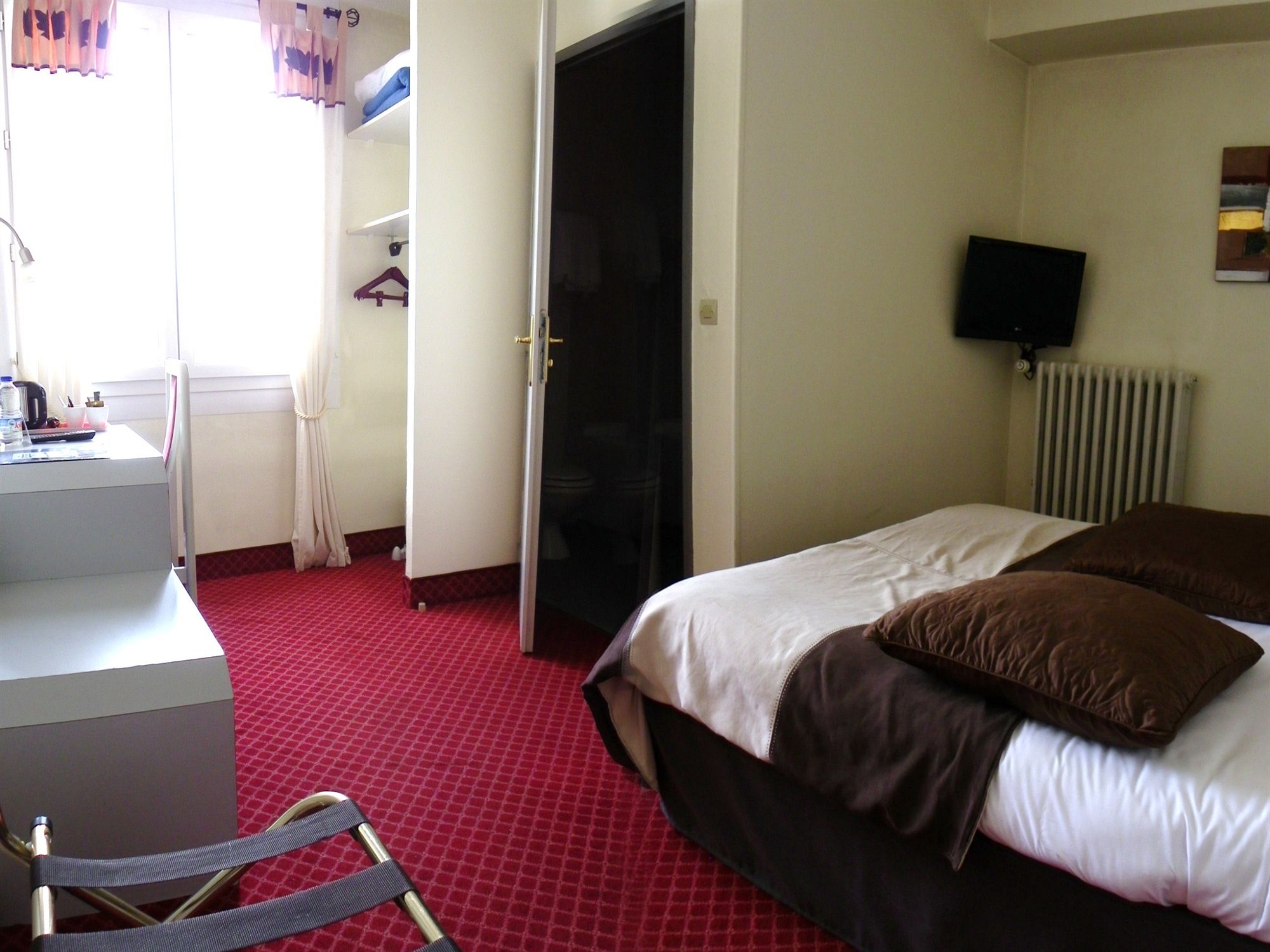 Фото Brit Hotel Bleu Nuit