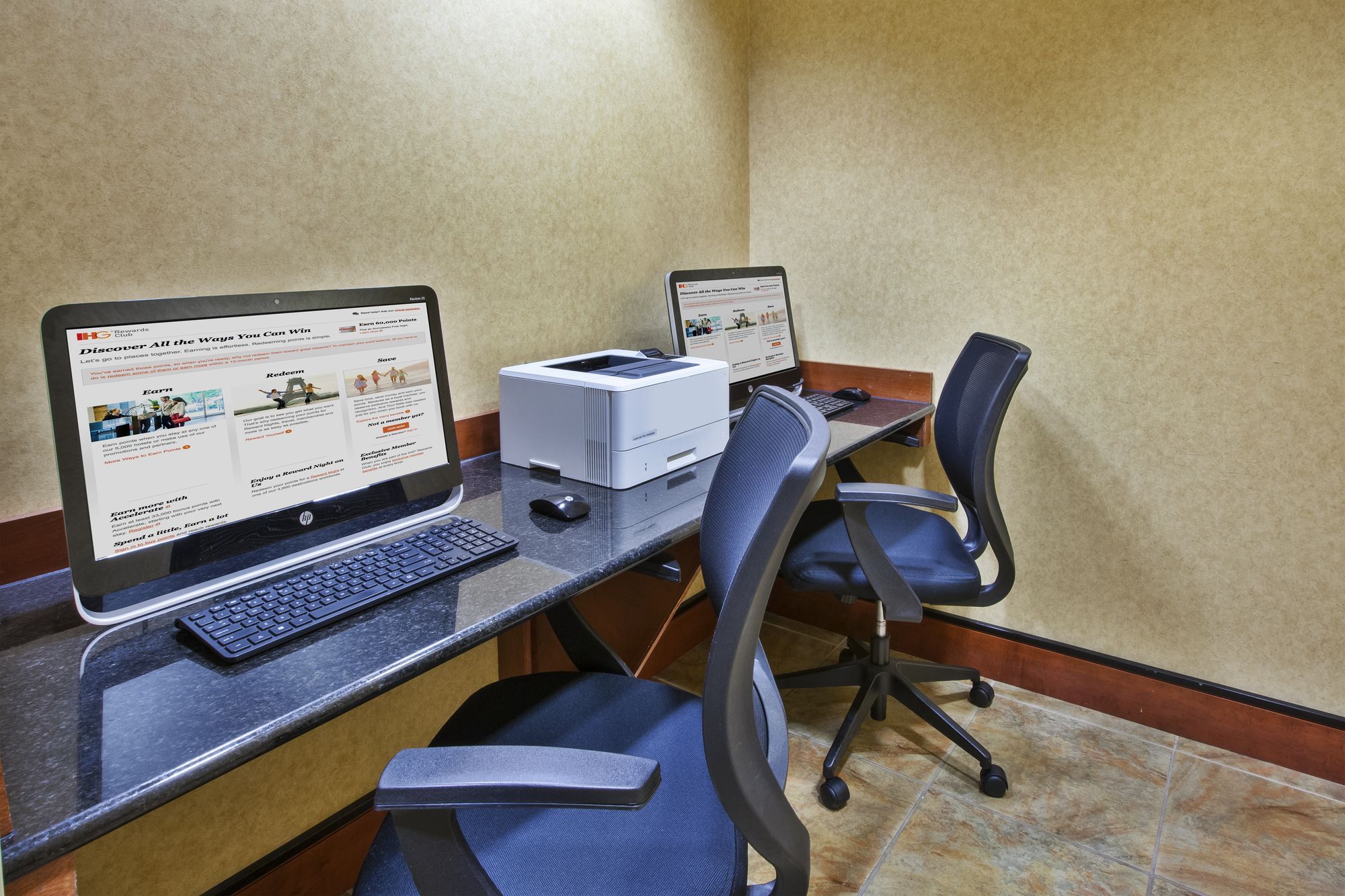 Фото Holiday Inn Express And Suites Fort Wayne