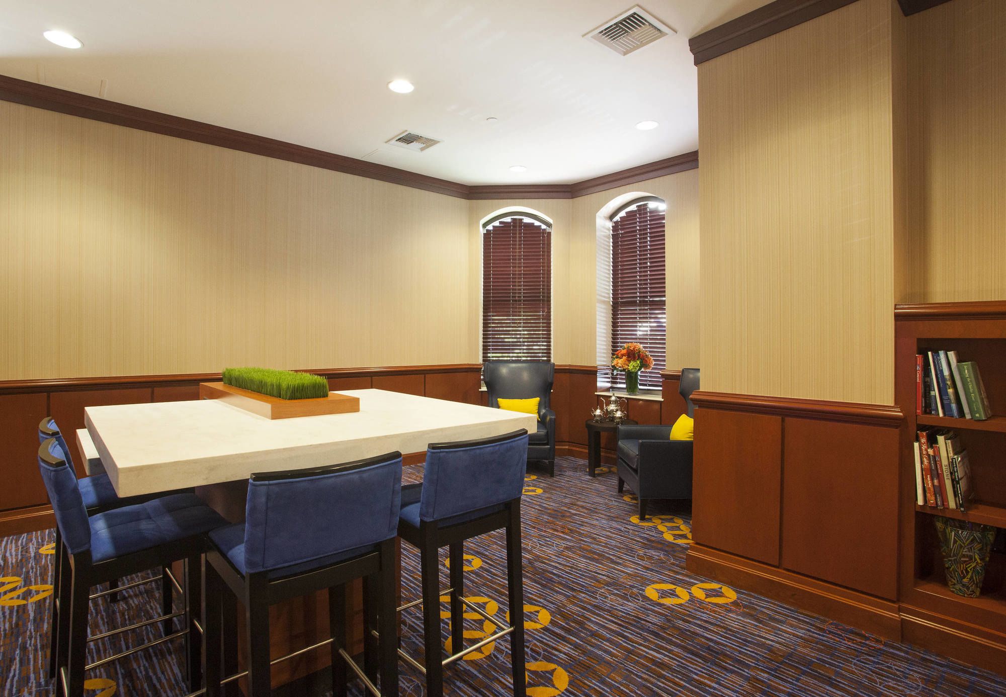 Фото Courtyard by Marriott Boston Copley Square