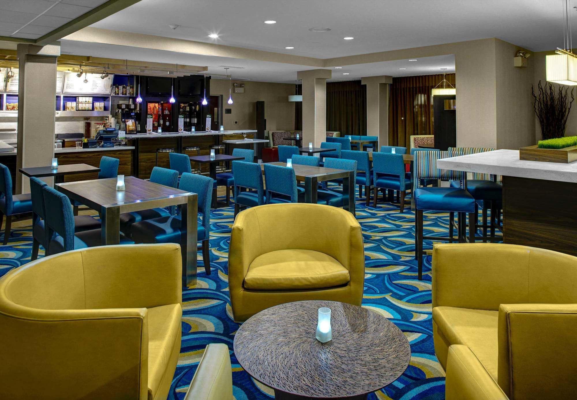 Фото Courtyard by Marriott New Bern