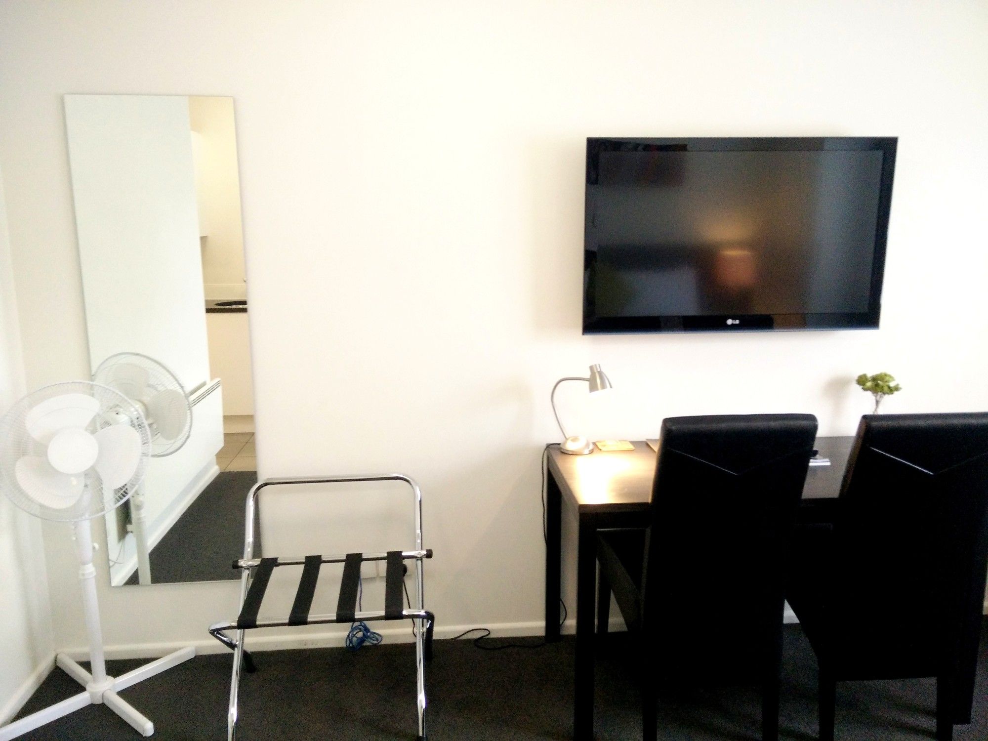 Фото Airport Palms Motel