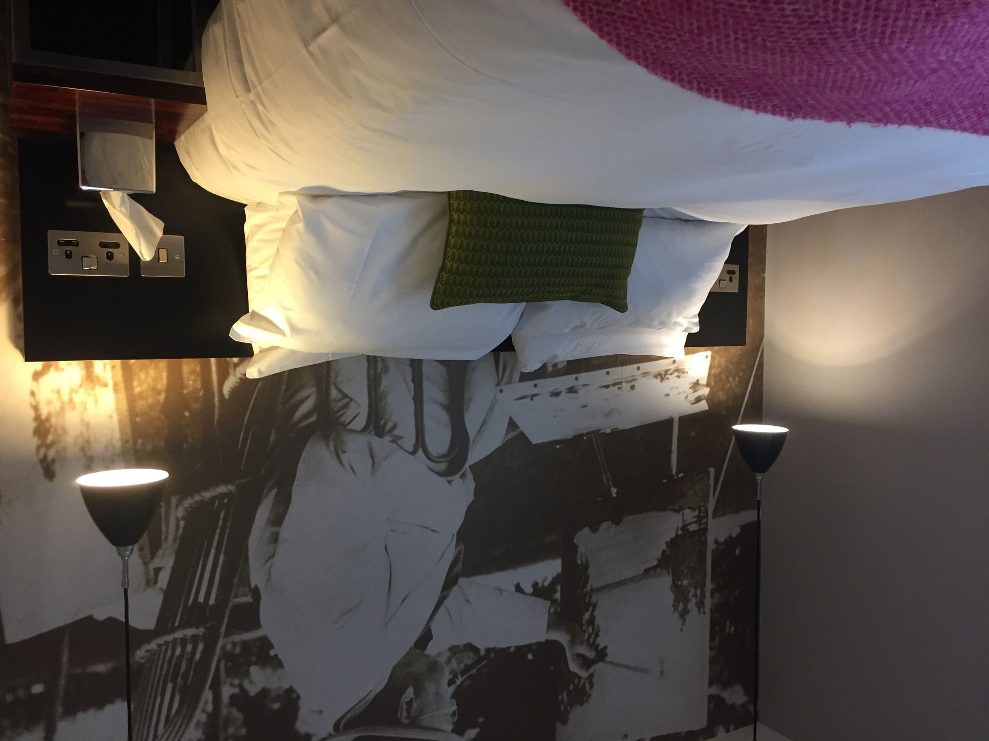 Фото The Churchill Hotel