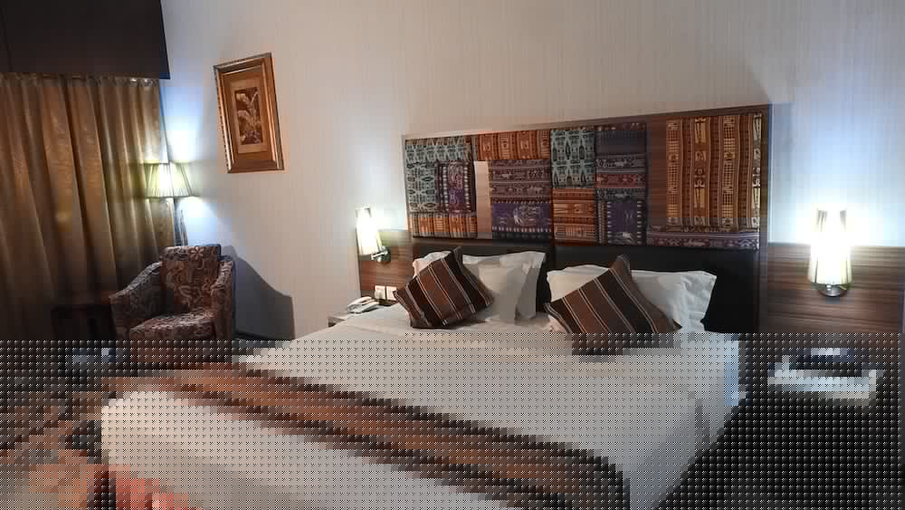 Фото Crown Vista Hotel