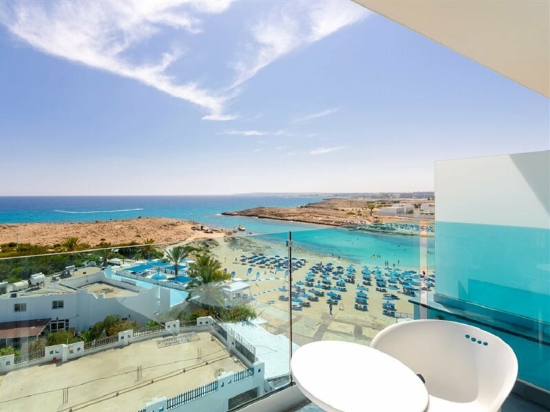 Фото Tasia Maris Sands