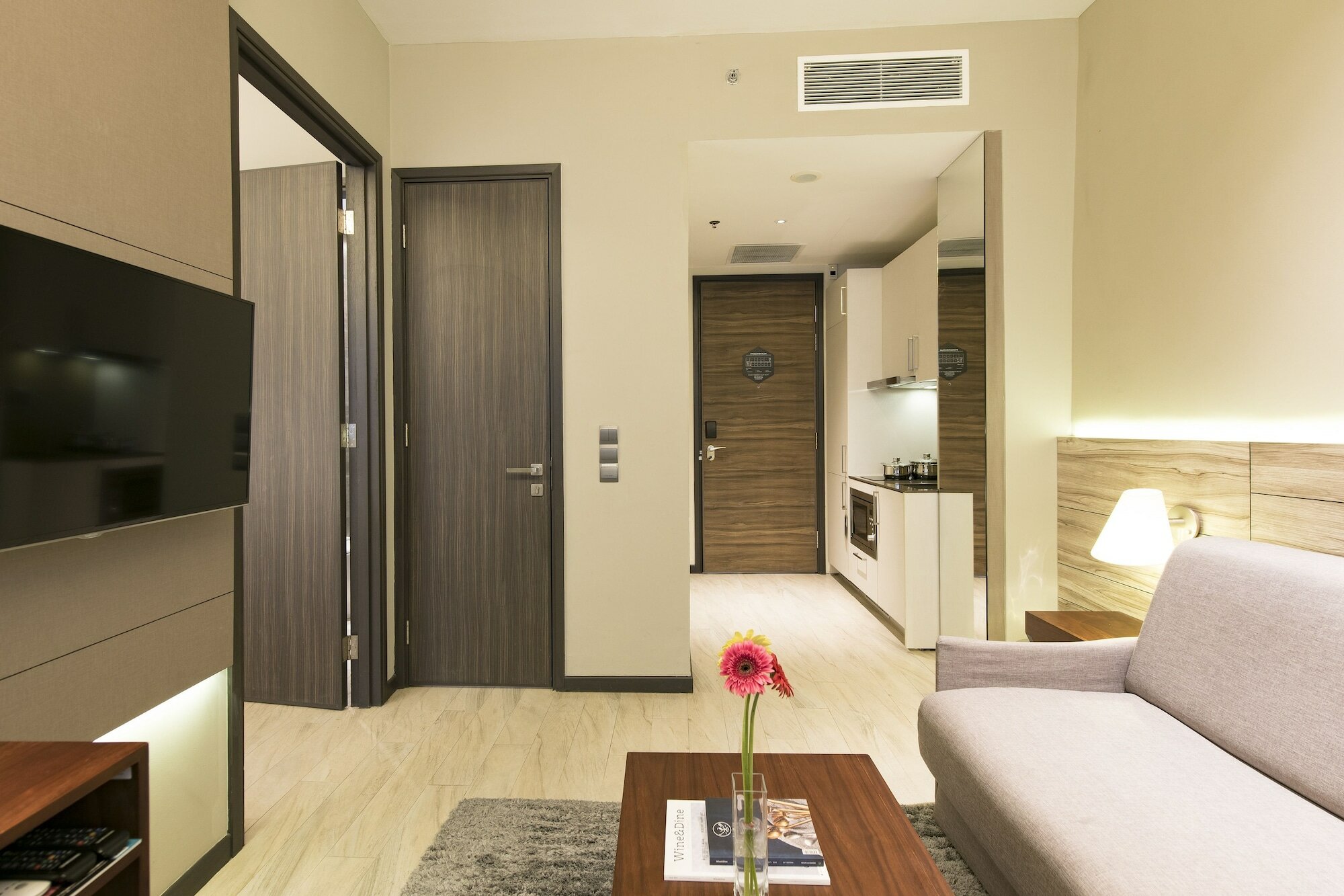 Фото Louis Kienne Serviced Residences