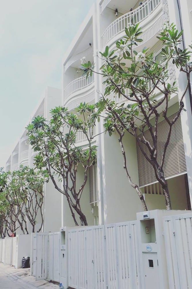 Фото Baan Sea Talay Service Apartment