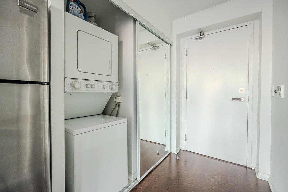 Фото Апарт-отель Globalstay Burano Condos in Downtown Toronto