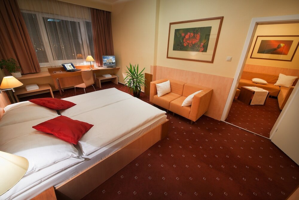 Фото Hotel Grand Litava Beroun