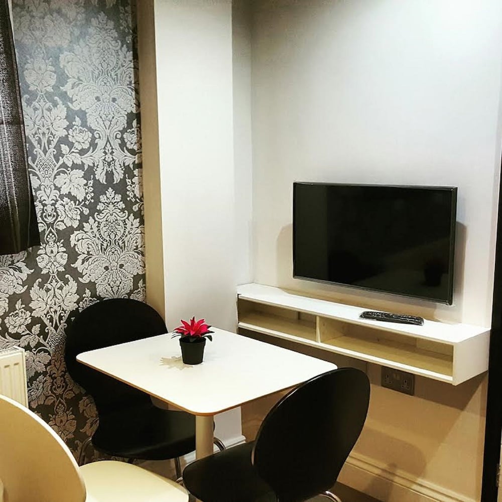 Фото Imperial Court Suites