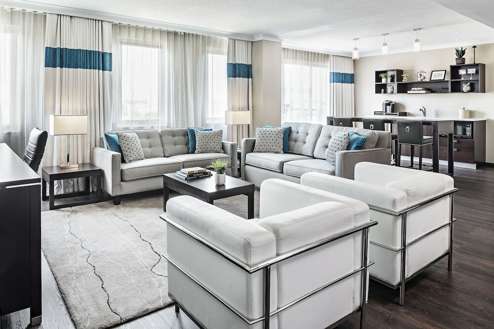 Фото Four Points by Sheraton London