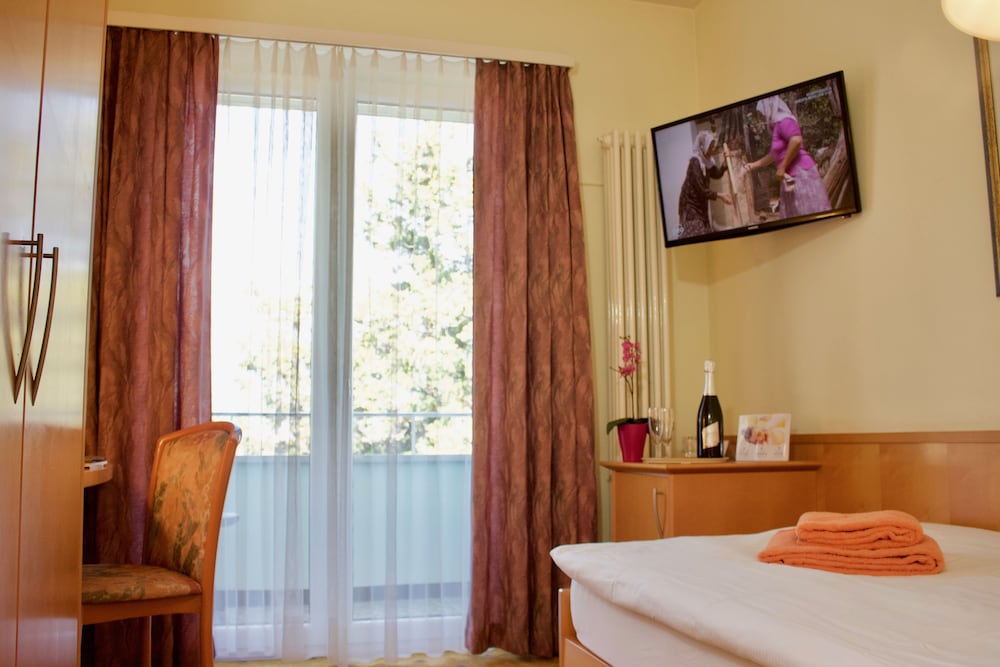 Фото Hotel La Perla